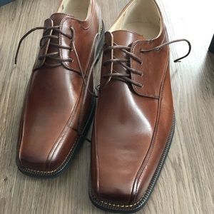 Florsheim Dress Shoes in Brown